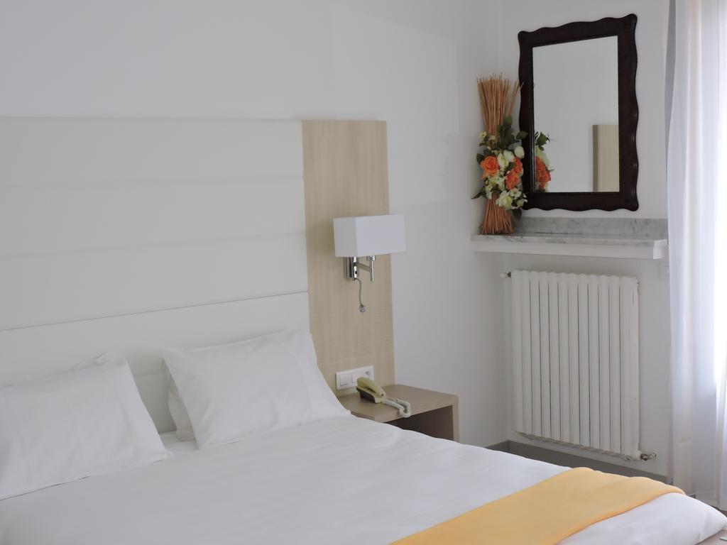Hotel Uhainak Hendaye Esterno foto