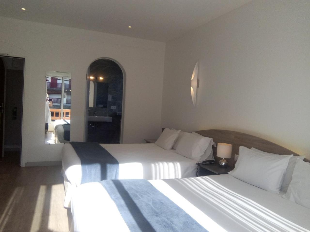 Hotel Uhainak Hendaye Esterno foto